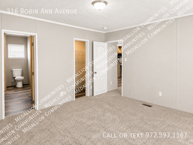 Photo - 316 Robin Ann Ave