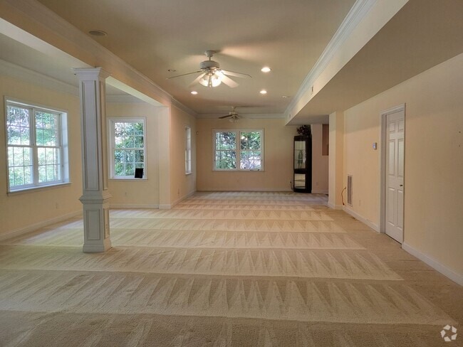Building Photo - 1 bedroom basement apartment
