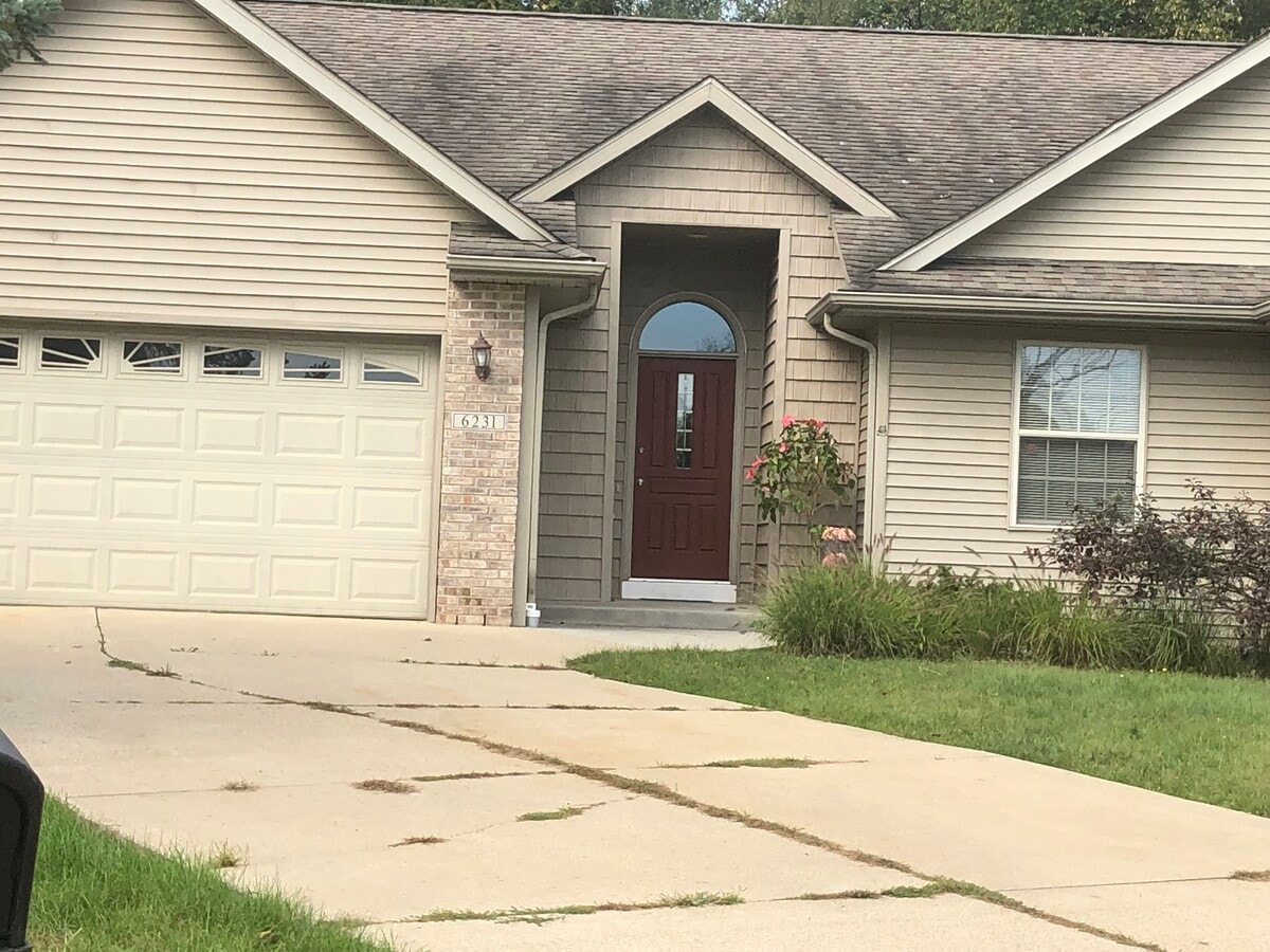 Photo - 6231 Cross Bend Ct Townhome