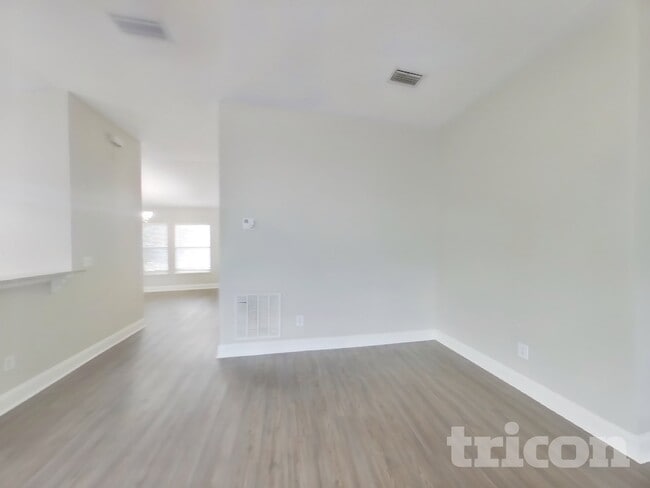 Photo - 2268 Eisner Dr