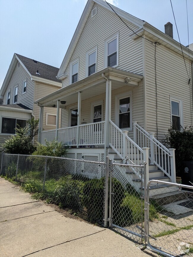 Building Photo - 56 Clayton St Rental
