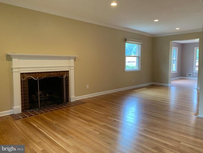 Photo - 1334 Mayflower Dr