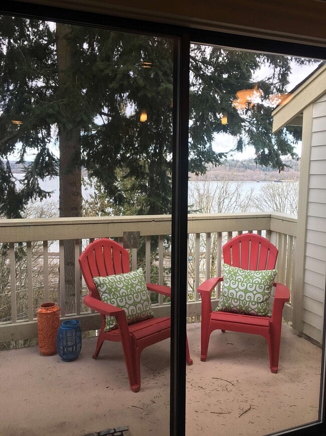 Beautiful outdoor deck - 1700 W Sunn Fjord Ln Unit L