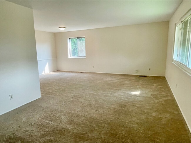 Photo - 565 Treeside Dr Unit 565