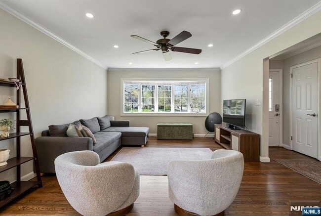 Photo - 542 Nagle St