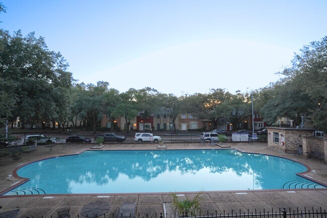 Building Photo - 5216 Arboles Dr Unit 10