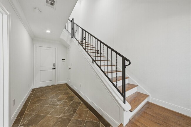 Photo - 6130 Hamman St