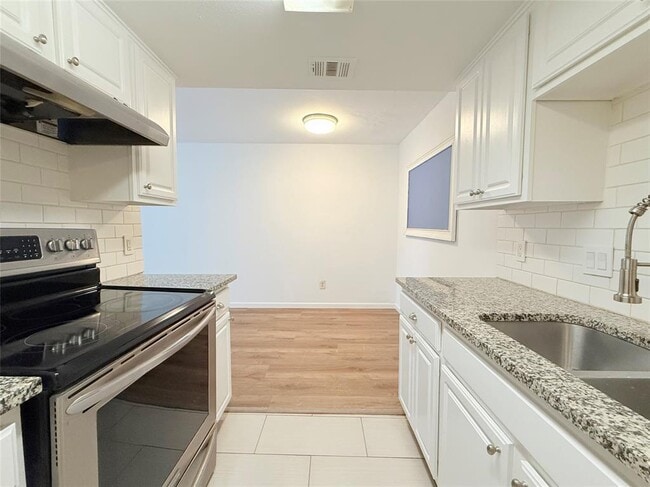 Photo - 2124 Burton Dr Unit 125