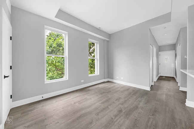 Photo - 1035 N Washtenaw Ave Unit #1