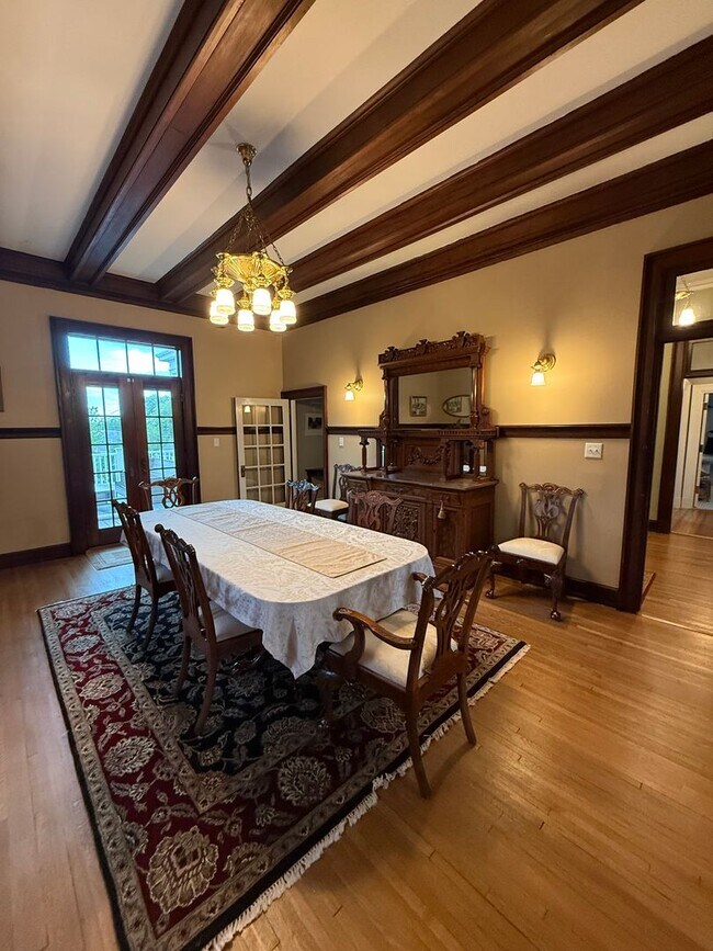 Photo - 2021 Rivermont Ave Unit B