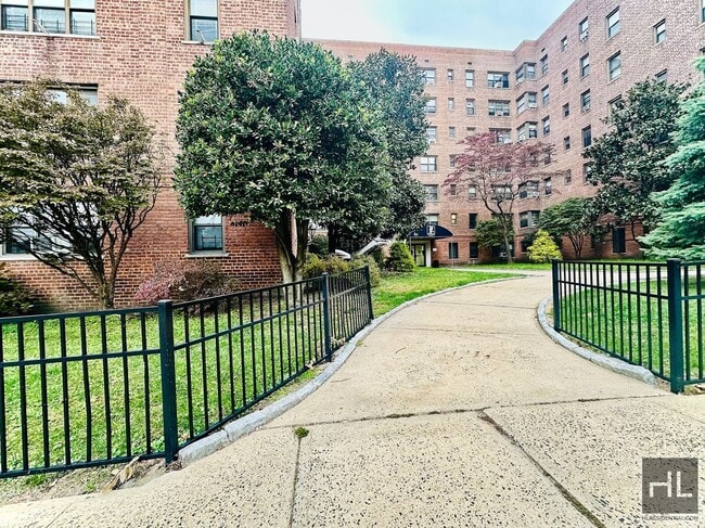 Building Photo - William Street