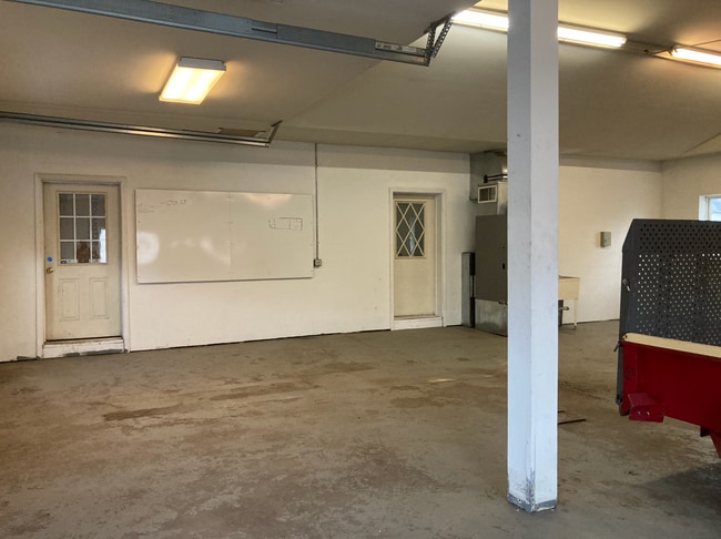 Photo - 338 Buchanan Trl