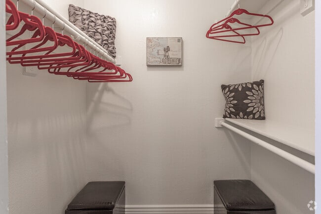 2BR, 2BA - Classic Master Closet