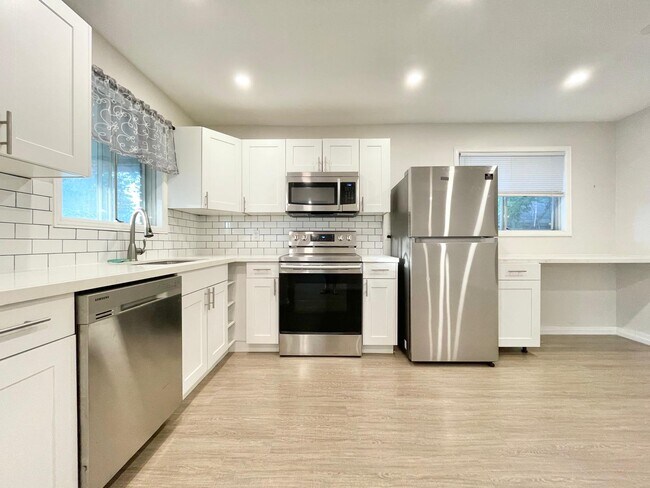 Photo - 256 Glennie Ave