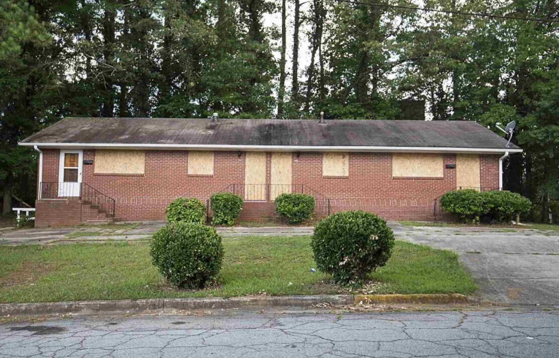 Photo - 3160 Washington Rd Apartments