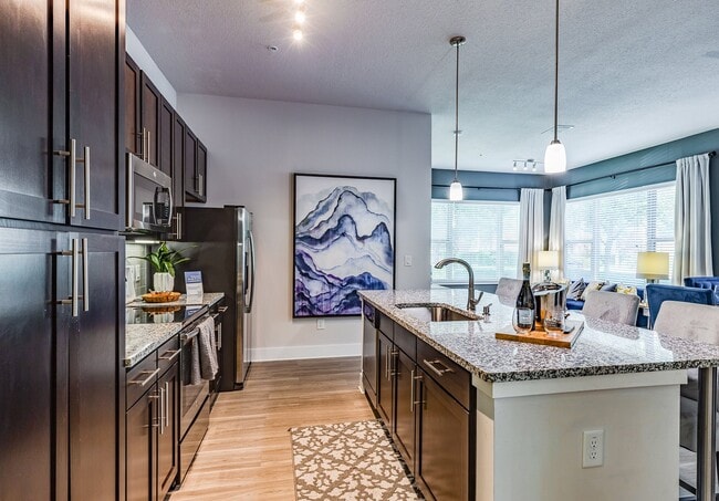 Nine12 Gateway Apartments