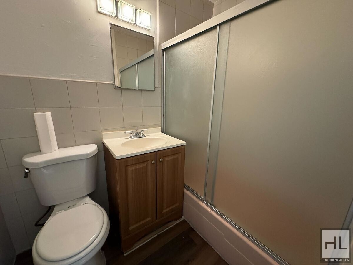 AVENUE L Apartment Unit 2R Brooklyn, NY