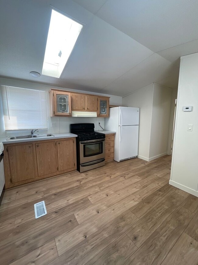 Photo - 333 N Meldrum St