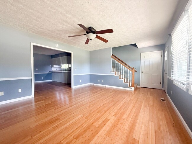 Photo - 3 Bedroom / 2.5 Bathroom - Home in Cookeville!