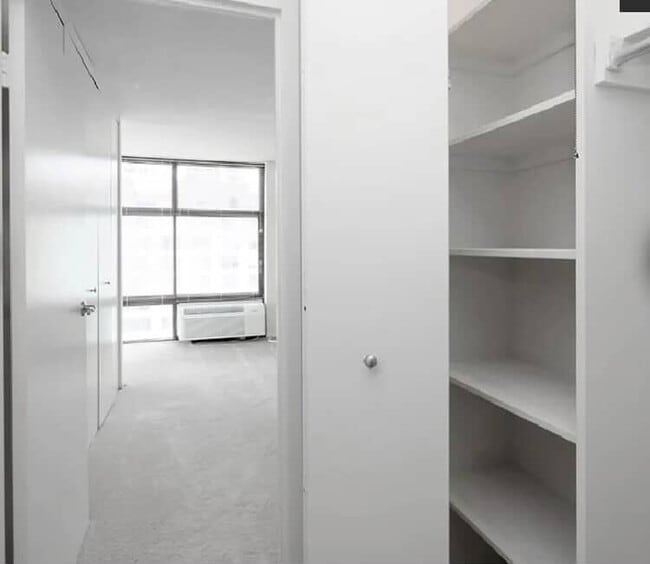 Photo - 1236 N Astor St Unidad 301