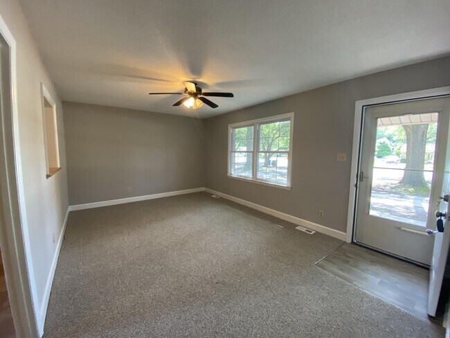 Photo - 1011 Brownlea Dr