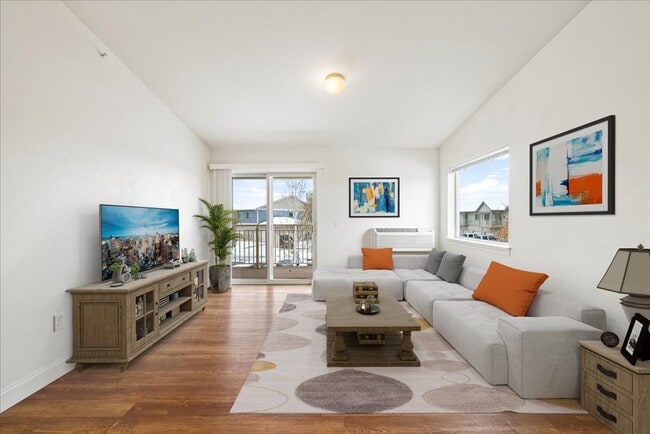 Building Photo - Granite Peak