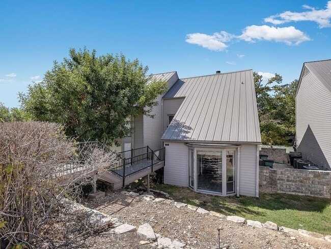 Photo - 147 World of Tennis Sq