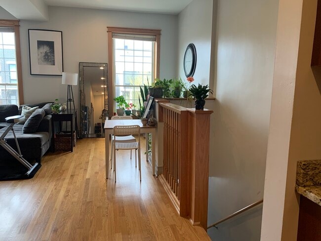 Photo - 2051 W Ohio St Unit 2