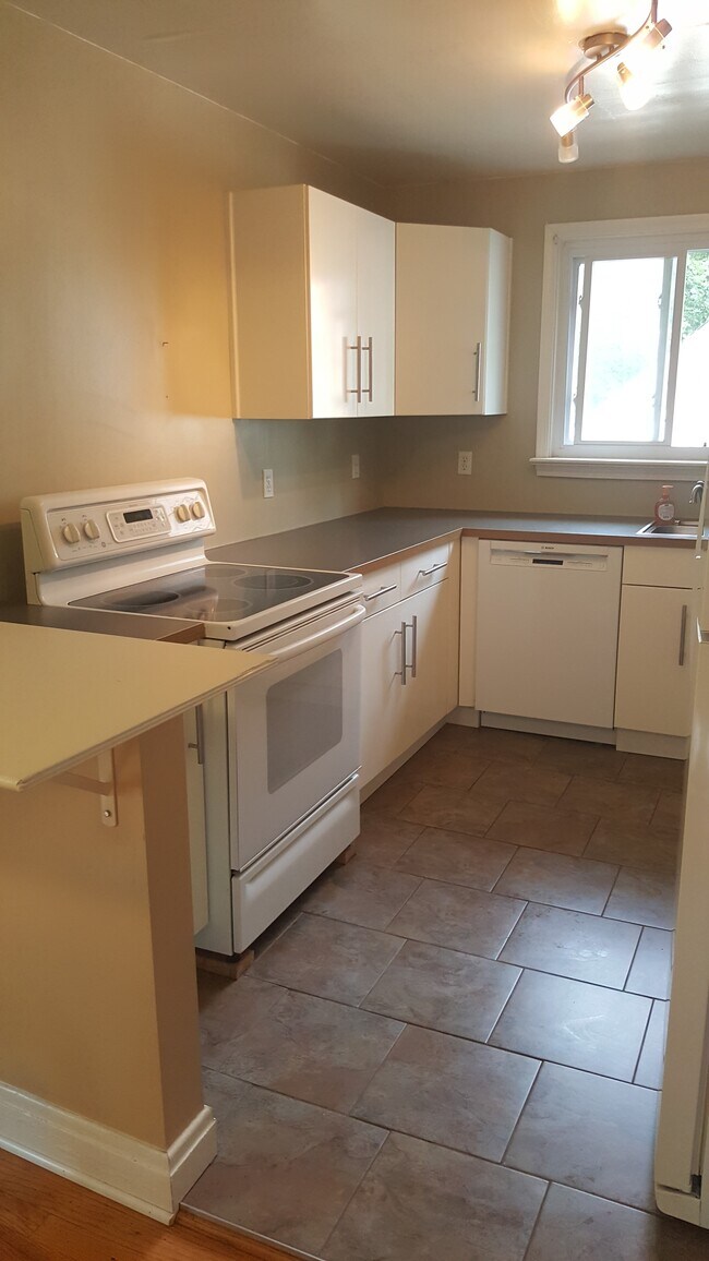 Photo - 1236 White St