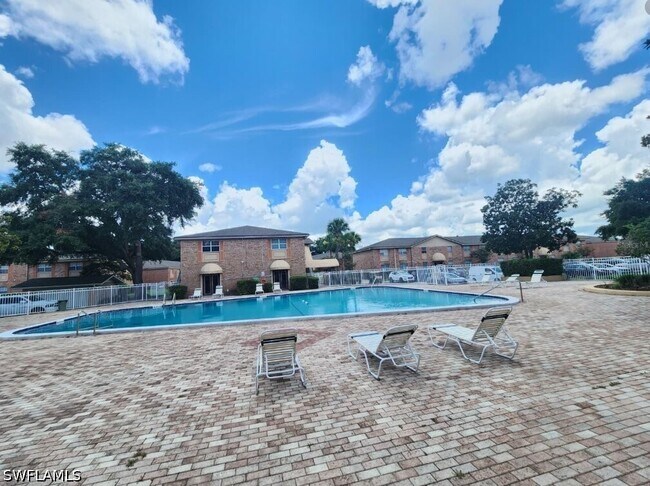 416 Banyon Tree Cir