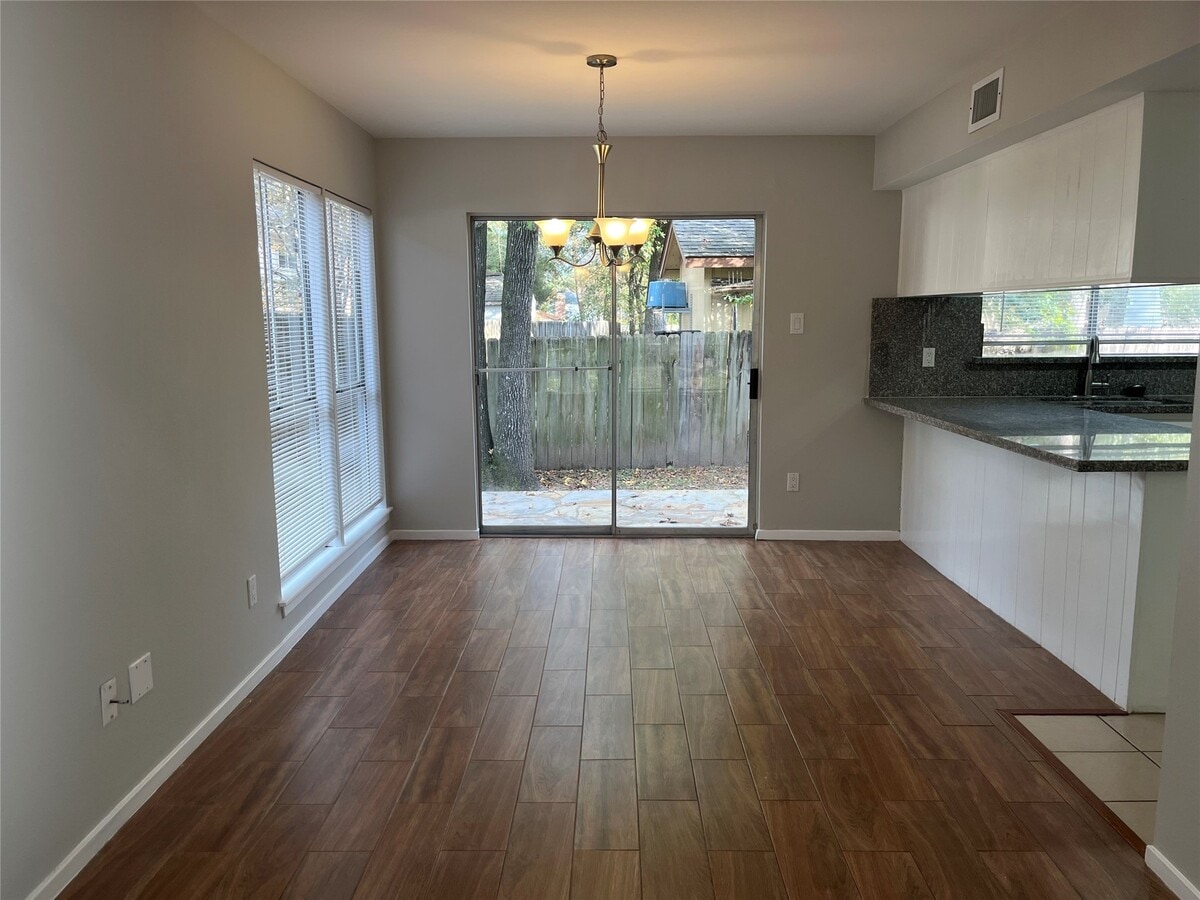 Photo - 65 Yewleaf Rd