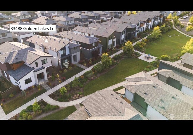 Photo - 4Bd/2.5Ba Black Diamond House