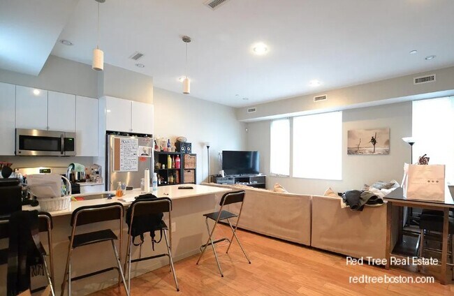 Photo - 53 Glenville Ave Unidad 53