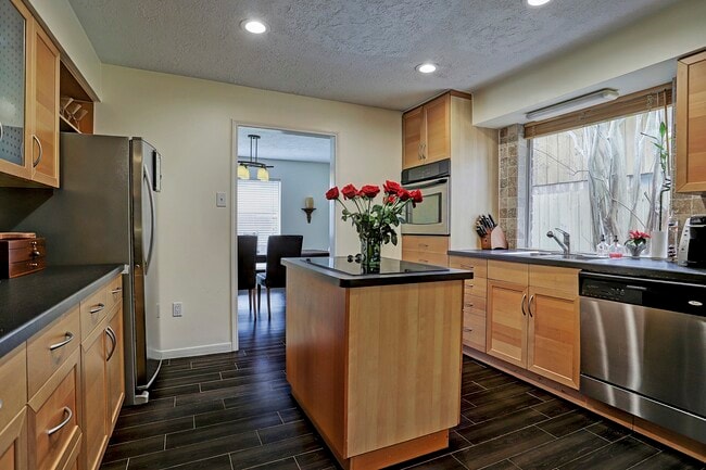 Photo - 14207 Wickersham Ln