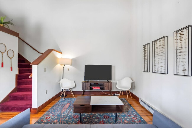 Photo - 402 W Dayton St Unit ID1377400P