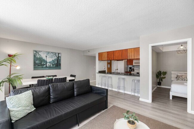 Photo - 1 SE 12th St Unidad FL15-ID1022183P