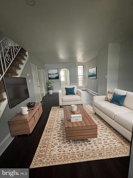 Building Photo - 841 Bridge St