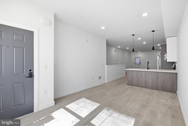 Photo - 2330 N 16th St Unit 1