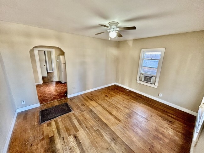 Photo - 413 W 15th St