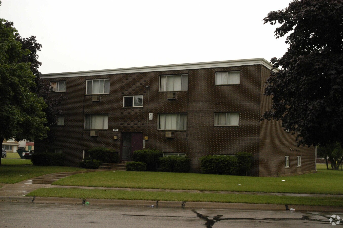 Photo - 2105-2115 Hebron Ave Apartments