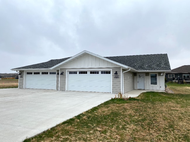 Building Photo - 2912 Sportsmans Dr Rental