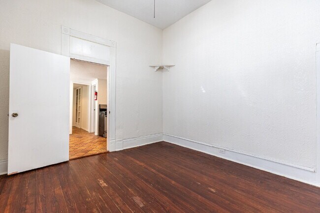 Photo - 426 W Woodlawn Ave Unit 1