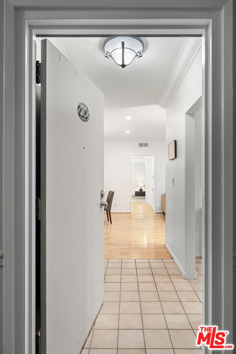 Photo - 1250 Kings Rd Unidad 208