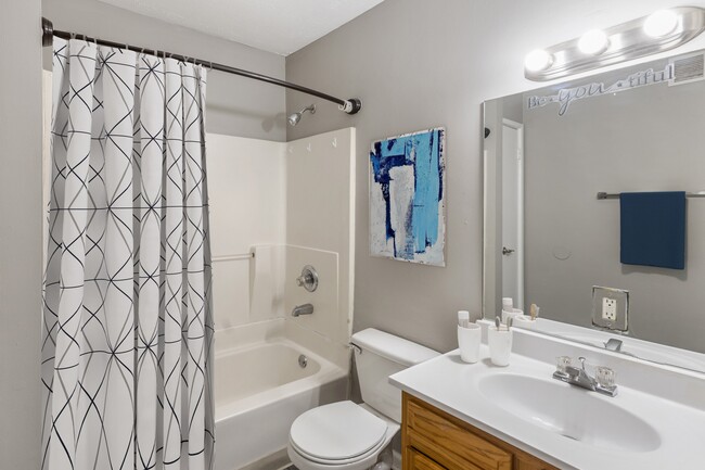 Photo - Thoroughbred Crossing