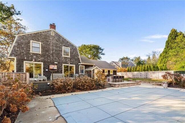 Photo - 138 Carroll Ave