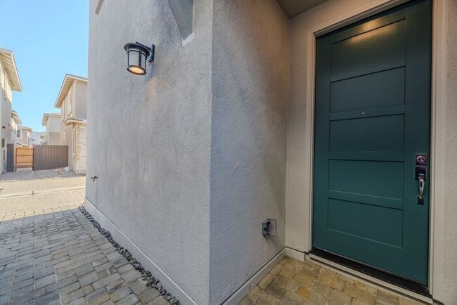 Photo - Brand new Arrowcreek Stunner!