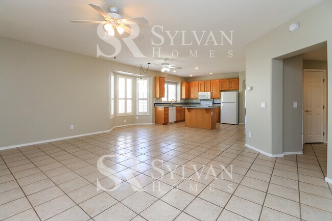 Photo - Lease today! No extra charge for contentme...