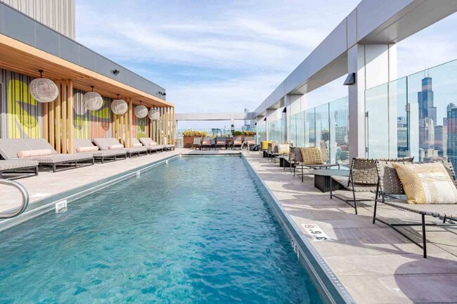 Photo - 123 N May St