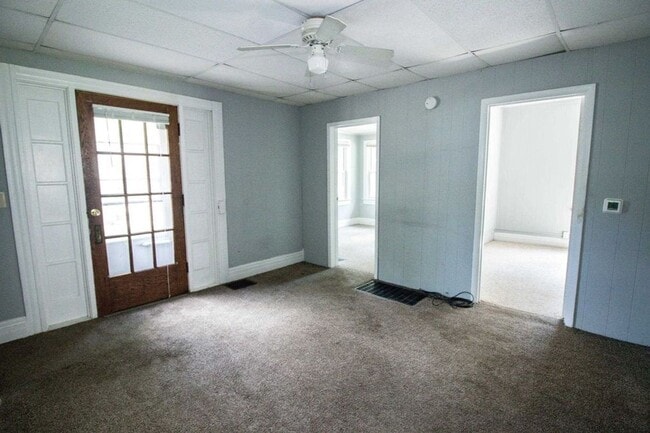 128 E Oak St Unit 1