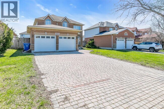 Photo - 1063 Peach Blossom Crescent